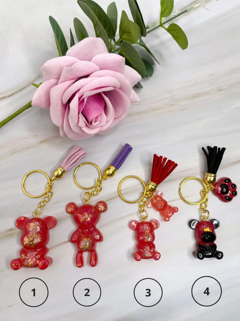 Porte clé en résine - idées cadeaux - boutique en ligne - Ourson rouges clair - boutique idées cadeaux - boutique en ligne - création française et artisanale.