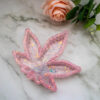 Cendrier feuille érable rose translucide paillette - Boutique en ligne d'idées cadeau et de décoration