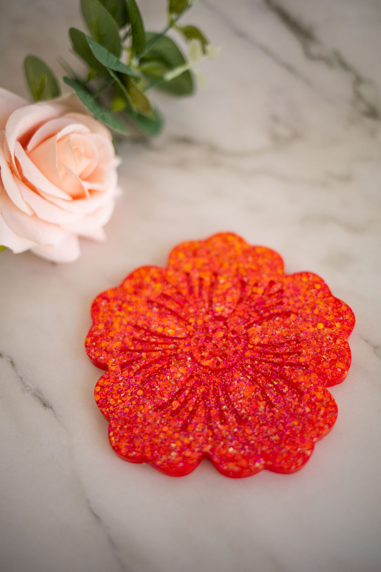 Dessous de verre fleur - rouge paillette - Boutique en ligne d'idées cadeau et de décoration