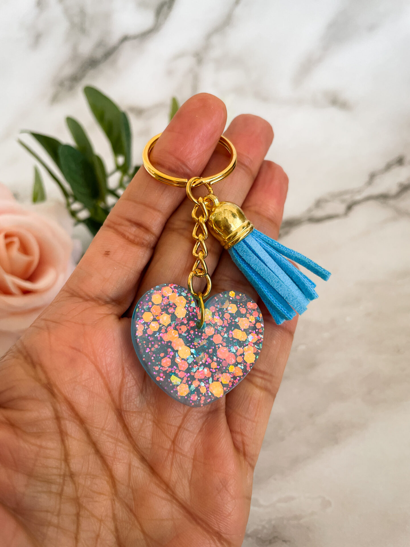 Porte clé cœur bleu paillette - boutique idées cadeaux et décoration - boutique en ligne - création française et artisanale.