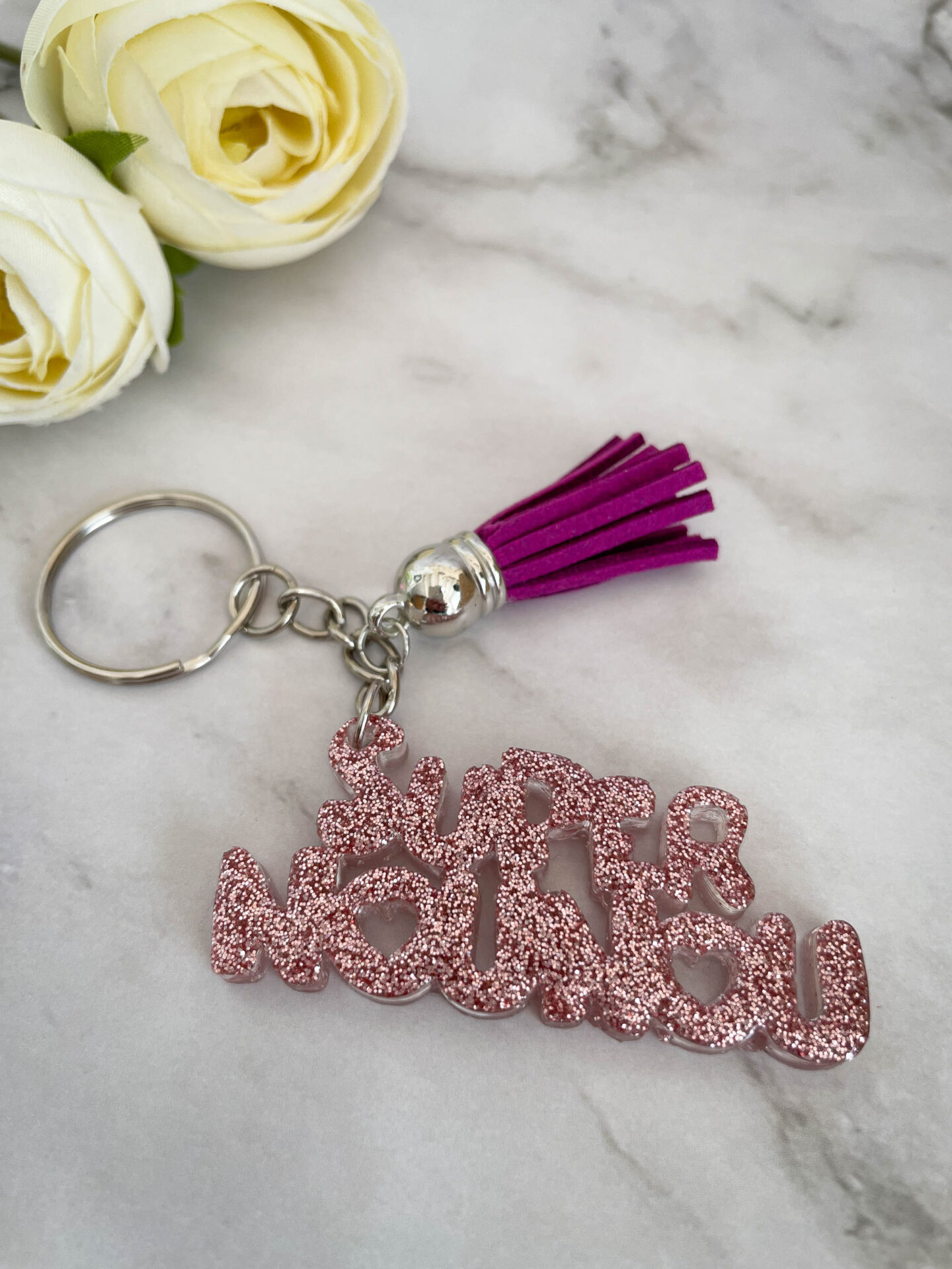 Porte clé mot - Super nounou rose paillette - Boutique en ligne d'idées cadeau et de décoration