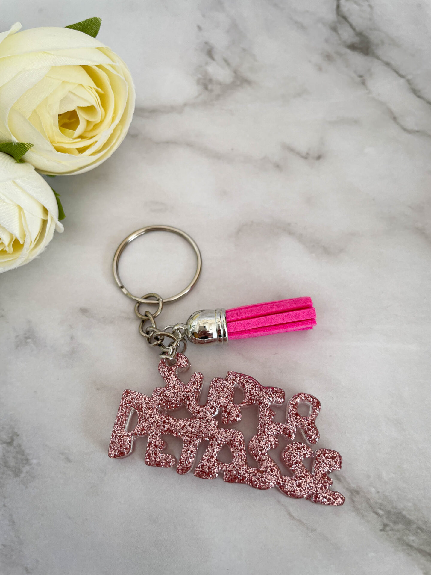 Porte clé mot - Super pétasse rose paillette - Boutique en ligne d'idées cadeau et de décoration