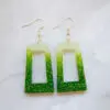 Bijoux boucle d'oreille vert blanc paillette - Bijou en résine - boutique de créateur - création en résine jesmonite, sticker et badge en France - annecy