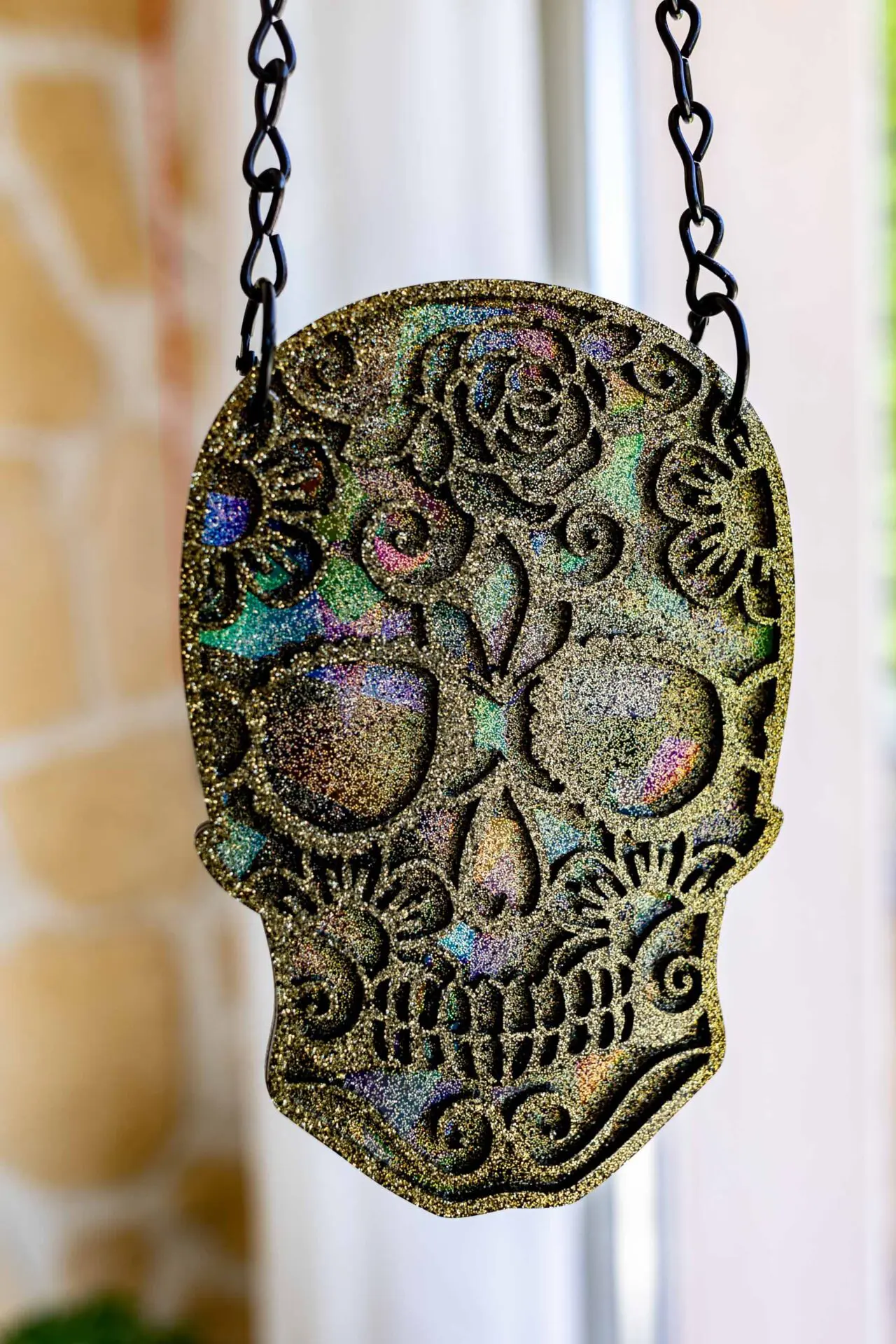 Suspension skull crâne holographique - Doré paillette - Boutique en ligne d'idées cadeau et de décoration pour la fête des mères ou pour un anniversaire