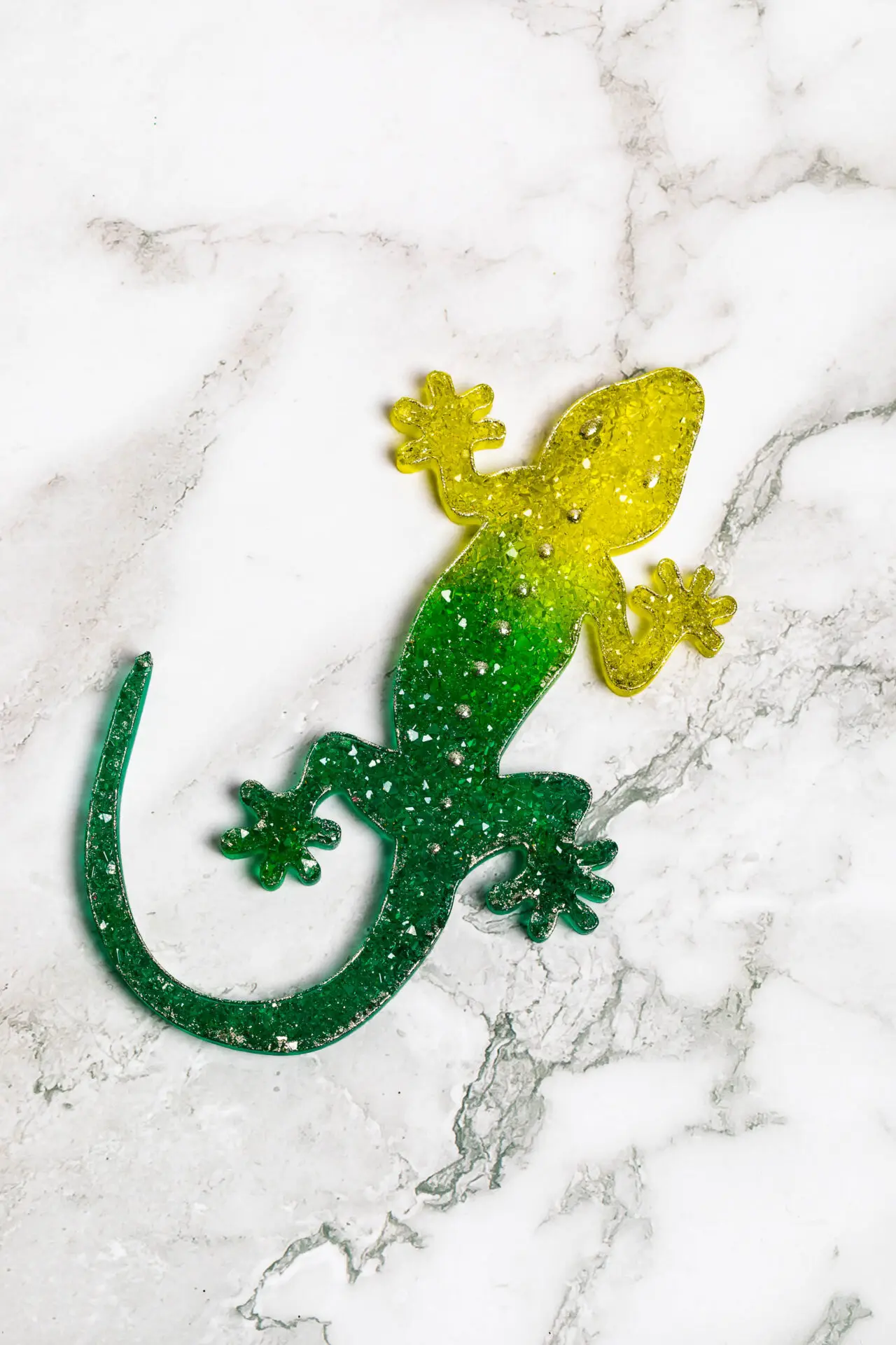 Gecko diamant - Vert argenté - décoration maison à poser ou décoration murale - Boutique en ligne d'idées cadeaux et de décoration pour la fête des mères, la fêtes des pères ou pour un anniversaire enfant ou adulte, pour les fêtes de Noël ou pour tout autre occasion