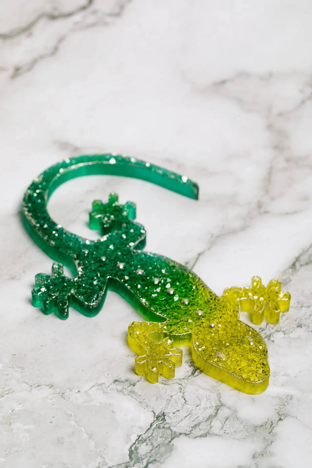 Gecko diamant - Vert argenté - décoration maison à poser ou décoration murale - Boutique en ligne d'idées cadeaux et de décoration pour la fête des mères, la fêtes des pères ou pour un anniversaire enfant ou adulte, pour les fêtes de Noël ou pour tout autre occasion