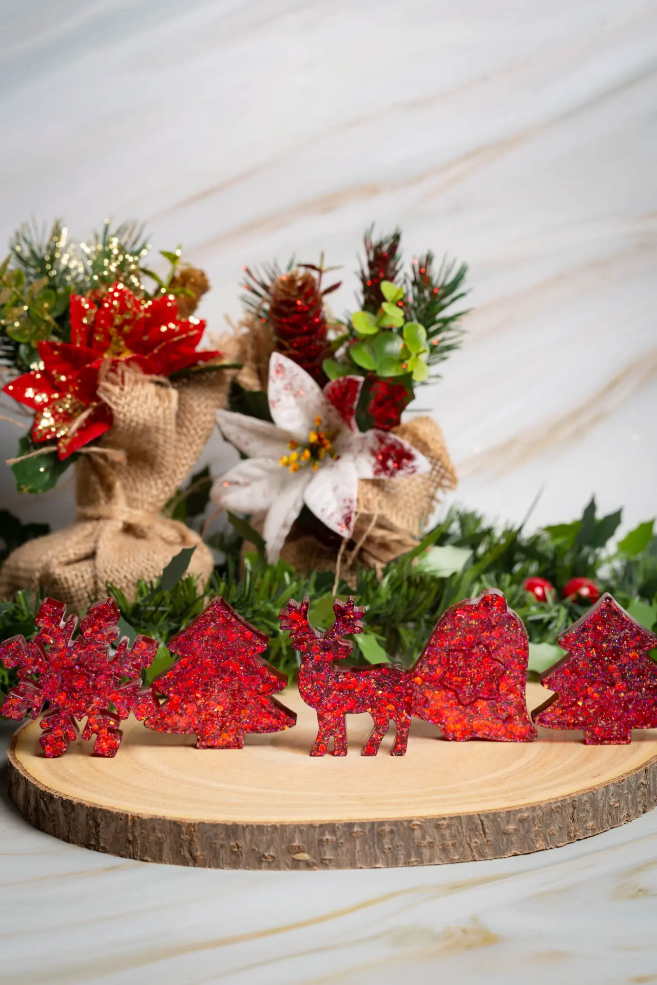 Lot de 5 mini décorations de table Noël- Rouge paillettes - Boutique en ligne d'idées cadeaux et de décoration pour la fête des mères, la fêtes des pères ou pour un anniversaire enfant ou adulte, pour les fêtes de Noël ou pour tout autre occasion