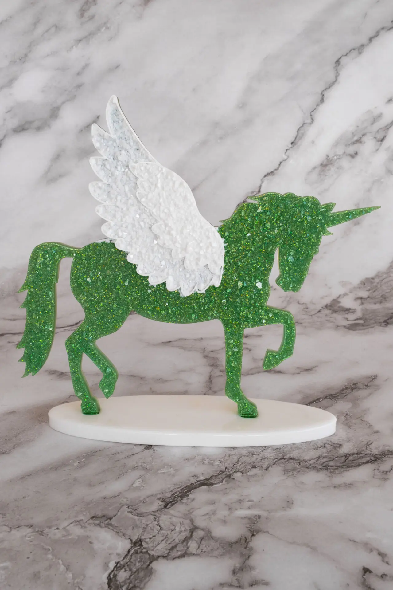 Boutique en ligne d'idées cadeaux et de décoration pour la fête des mères, la fêtes des pères ou pour un anniversaire enfant ou adulte, pour les fêtes de Noël ou pour tout autre occasion Licorne effet diamant – Vert blanc