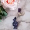 Boutique en ligne d'idées cadeaux et de décoration pour la fête des mères, la fêtes des pères ou pour un anniversaire enfant ou adulte, pour les fêtes de Noël ou pour tout autre occasion Porte-clés diamant bonbon - Résine - bleu mauve