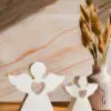 Les deux anges - Blanc - Figurines et statues de décoration intérieur - Boutique en ligne d'idées cadeau et de décoration en Raysin écologique - cadeaux fêtes des mères, fêtes des pères, anniversaire, cadeaux enfants - cadeaux pour adolescents - fabrication artisanales - création originale et française - Décoration minimaliste - décoration épurée - décoration fait main - artisanale